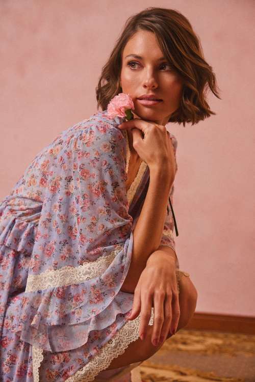 Robe Helen Tule
